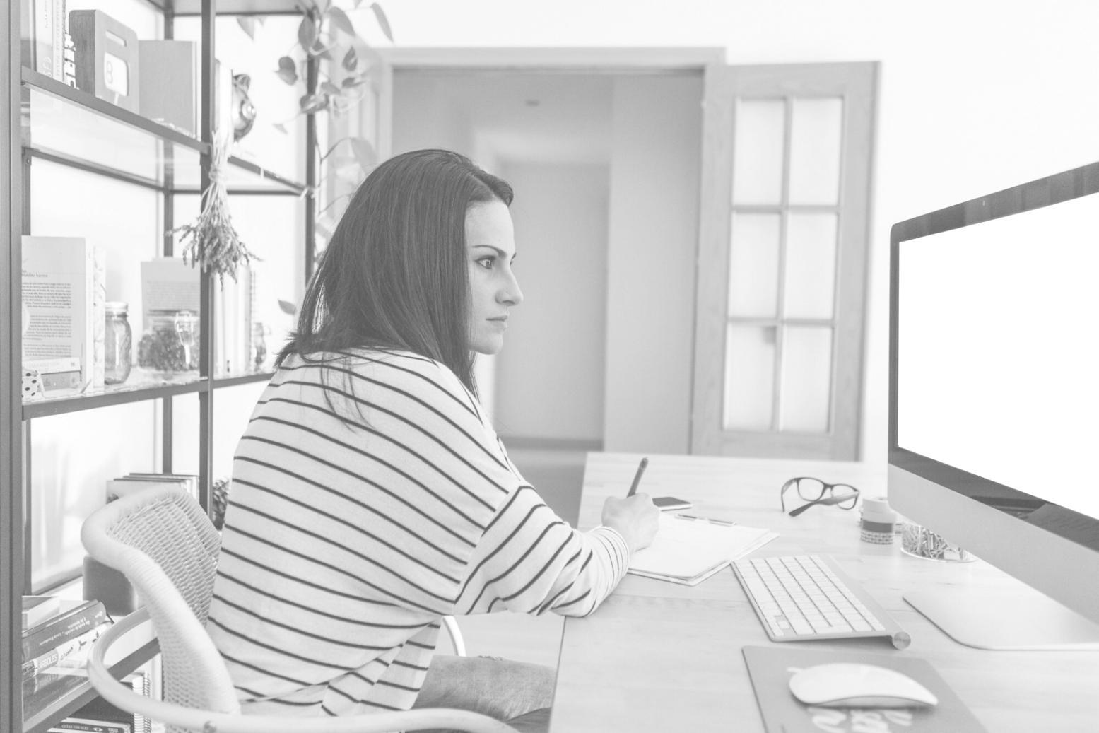 Aula moderna de formación financiera